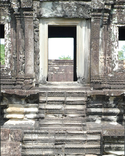 1DSC_-(457)-angkor-wat-cropped-1114300