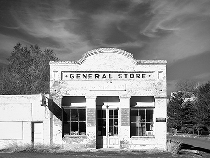 _DSC8328 68360 General Store Eureka V4 BW NS